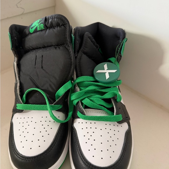 Nike Black, White, and Green High-Top Sneakers - Picture 2 of 7